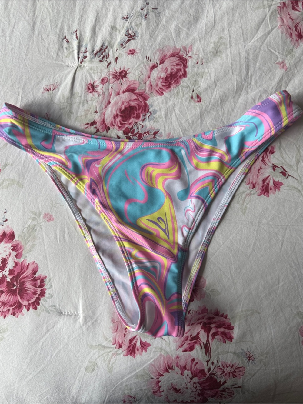 Triangle Bikini Set - Picture 3 of 4